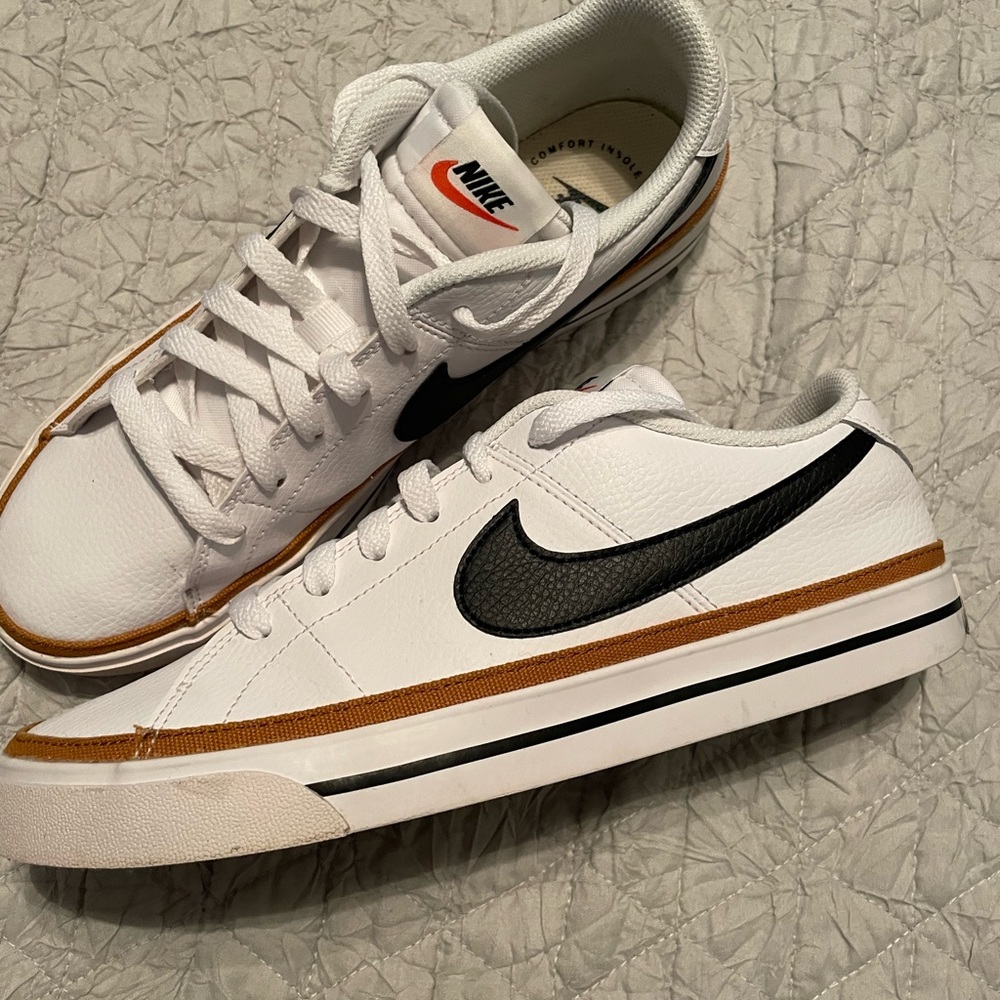 Nike Court Legacy Women’s size 11